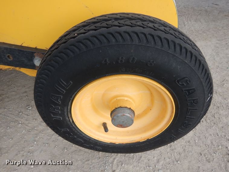 image for item GW9127 2011 New Holland BR7090  round baler