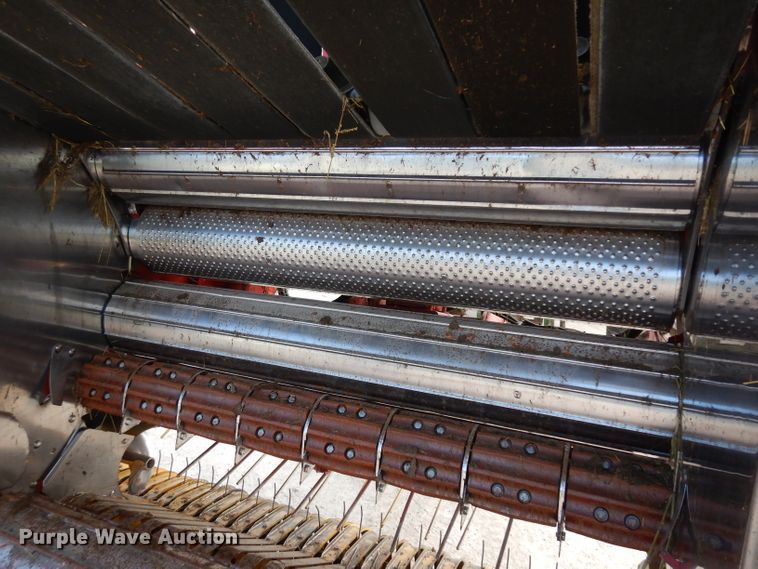 image for item GW9127 2011 New Holland BR7090  round baler