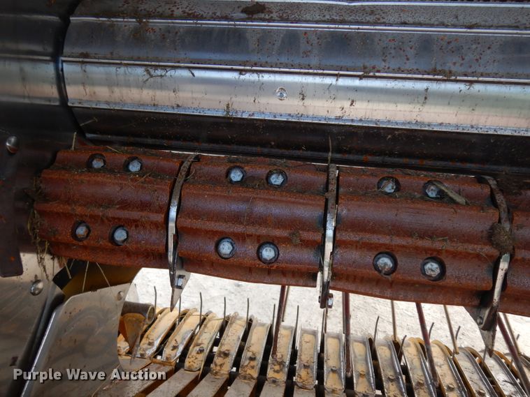 image for item GW9127 2011 New Holland BR7090  round baler