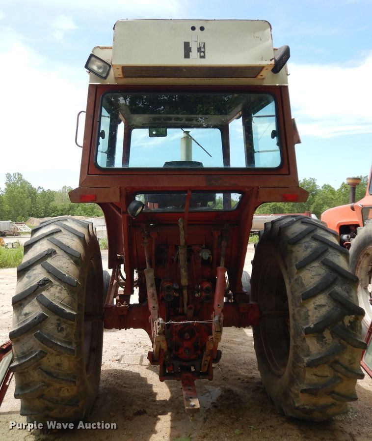 image for item GW9136 International 966  tractor