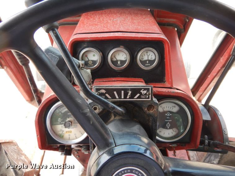 image for item GW9136 International 966  tractor