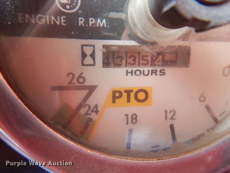 image for item GW9136 International 966  tractor