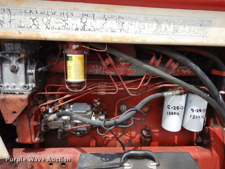 image for item GW9136 International 966  tractor