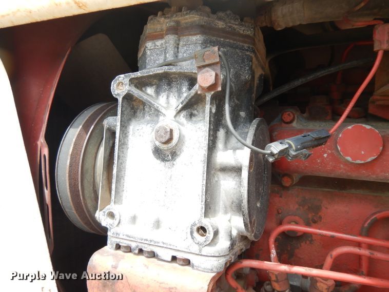 image for item GW9136 International 966  tractor