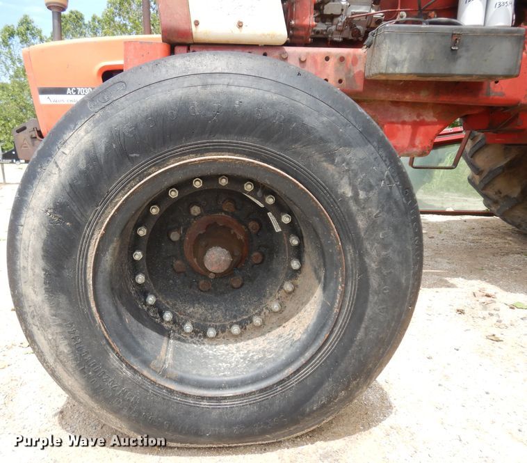 image for item GW9136 International 966  tractor