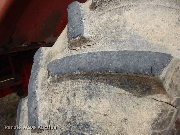 image for item GW9136 International 966  tractor