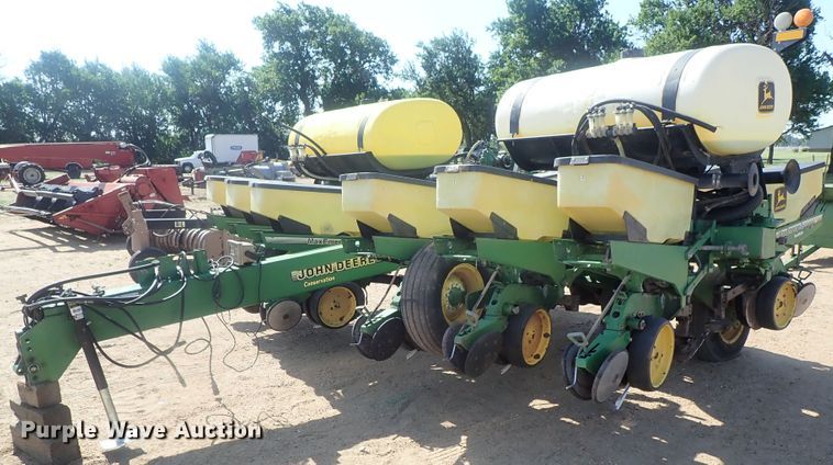 image for item GW9369 John Deere 1760 Max Emerge II planter