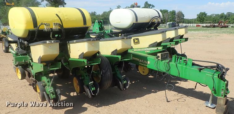 image for item GW9369 John Deere 1760 Max Emerge II planter