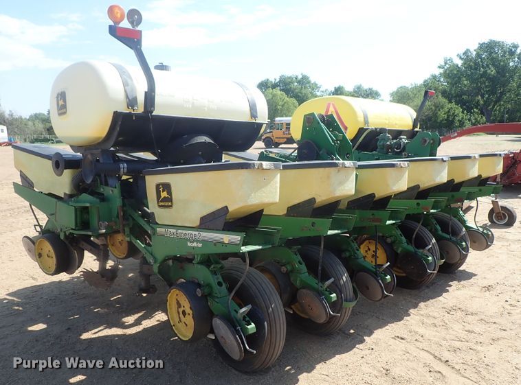 image for item GW9369 John Deere 1760 Max Emerge II planter