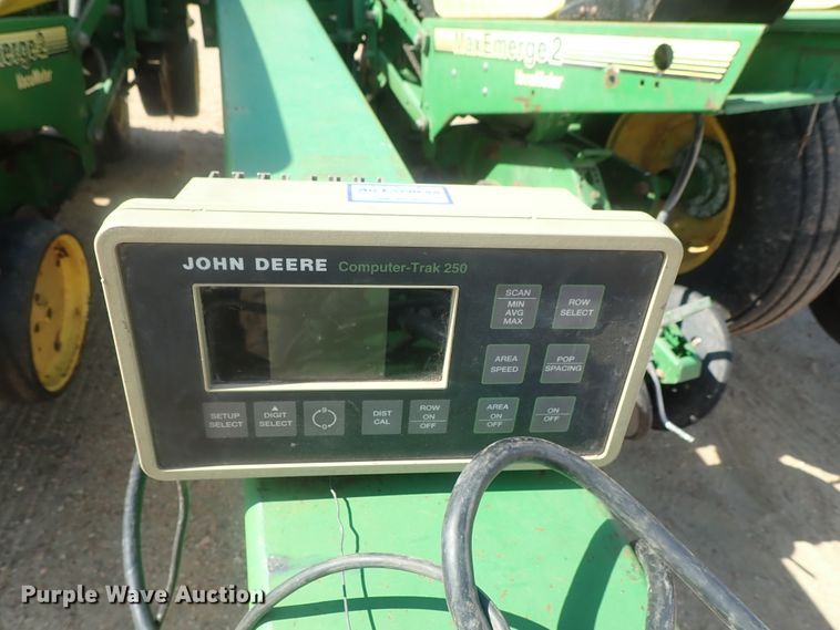 image for item GW9369 John Deere 1760 Max Emerge II planter