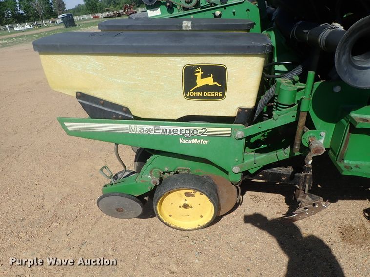 image for item GW9369 John Deere 1760 Max Emerge II planter