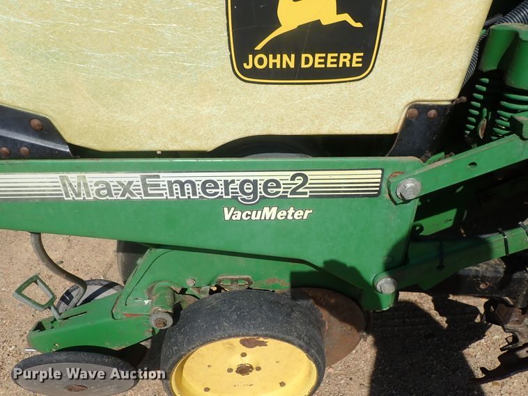 image for item GW9369 John Deere 1760 Max Emerge II planter