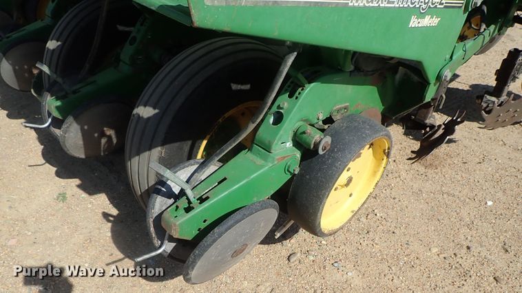 image for item GW9369 John Deere 1760 Max Emerge II planter