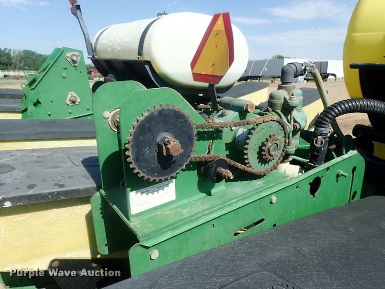 image for item GW9369 John Deere 1760 Max Emerge II planter