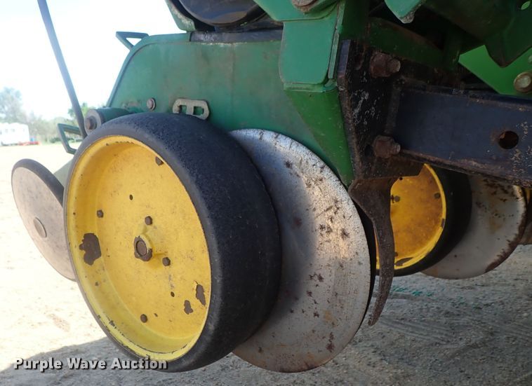 image for item GW9369 John Deere 1760 Max Emerge II planter