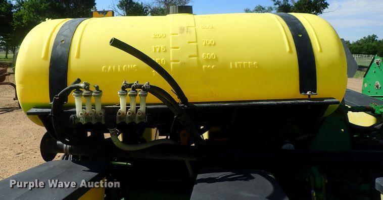 image for item GW9369 John Deere 1760 Max Emerge II planter