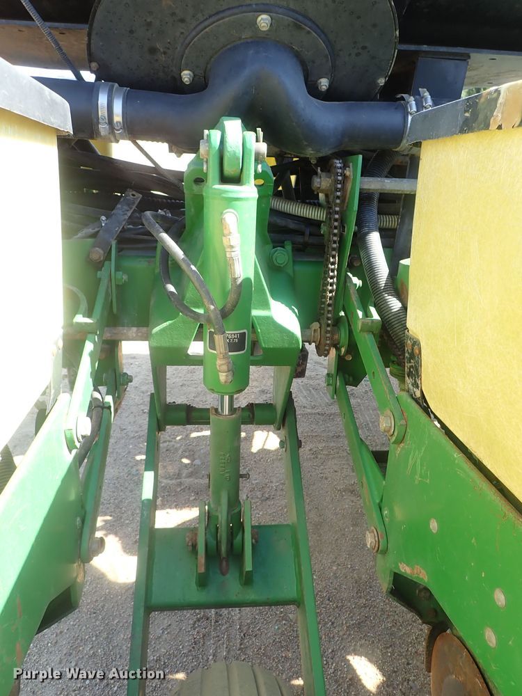 image for item GW9369 John Deere 1760 Max Emerge II planter