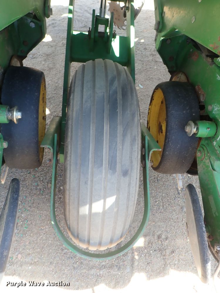 image for item GW9369 John Deere 1760 Max Emerge II planter