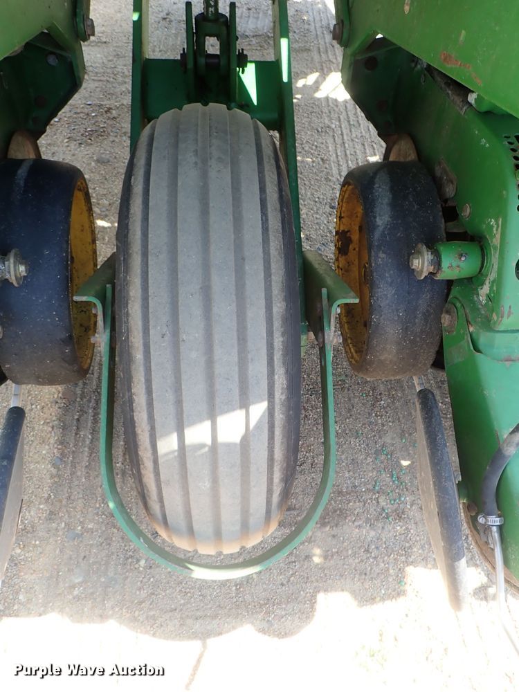 image for item GW9369 John Deere 1760 Max Emerge II planter