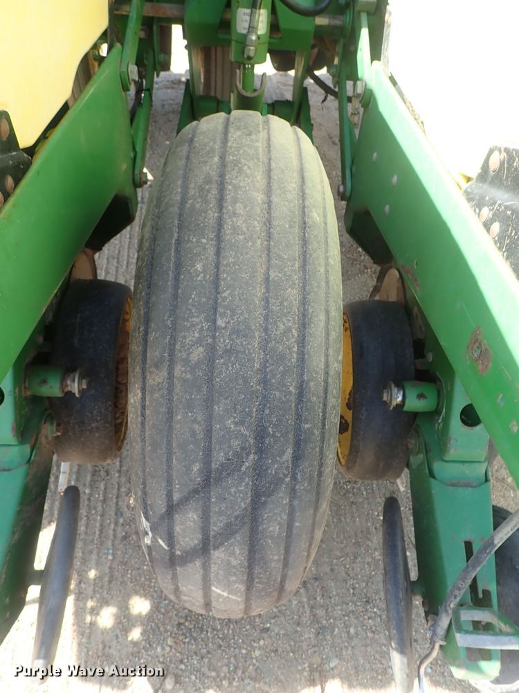 image for item GW9369 John Deere 1760 Max Emerge II planter