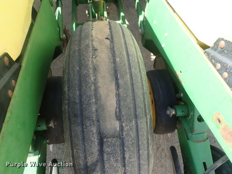 image for item GW9369 John Deere 1760 Max Emerge II planter