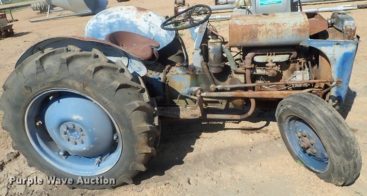 image for item GW9381 Harry Ferguson  tractor
