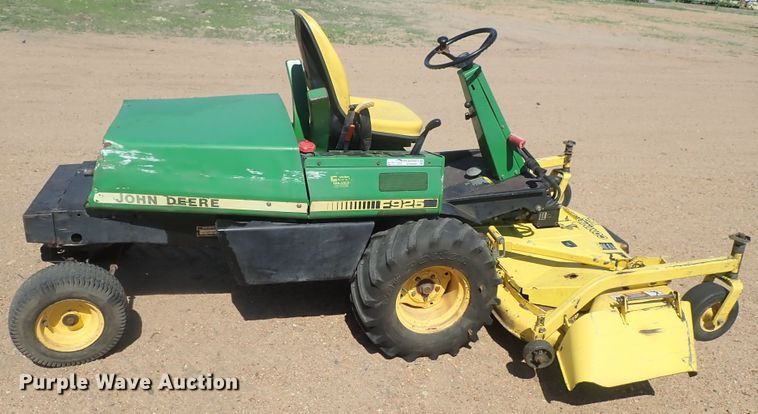 image for item GW9405 John Deere F925 lawn mower