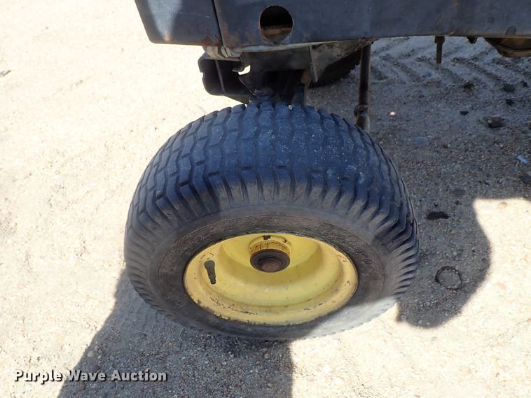 image for item GW9405 John Deere F925 lawn mower