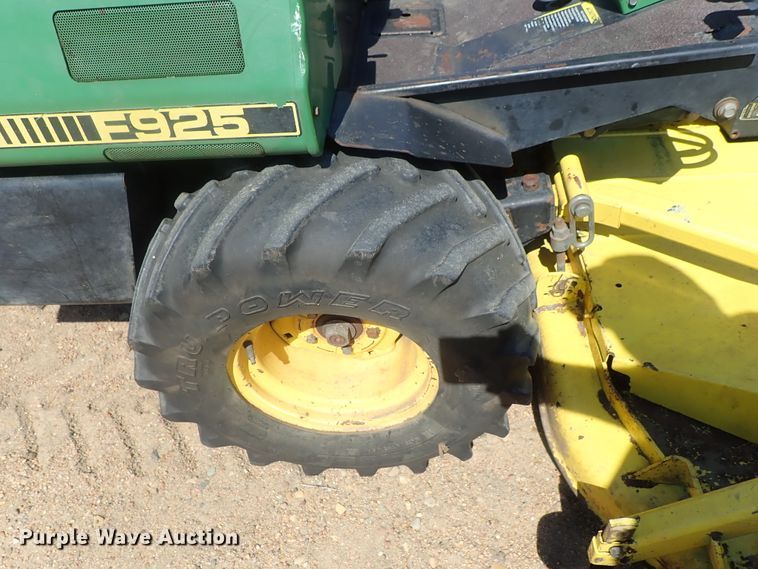 image for item GW9405 John Deere F925 lawn mower