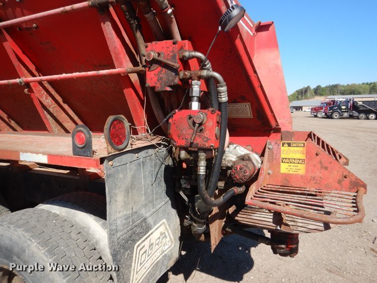 image for item GW9933 1985 International 2600 applicator truck