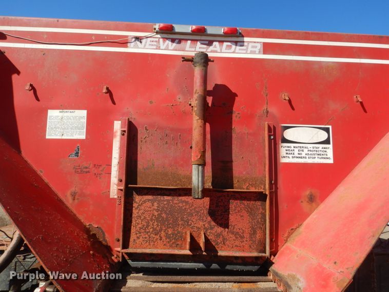 image for item GW9933 1985 International 2600 applicator truck