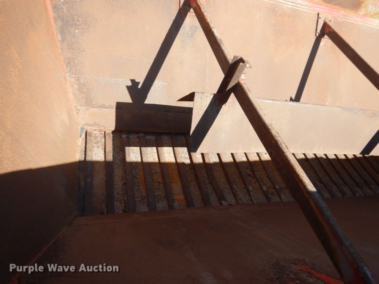 image for item GW9933 1985 International 2600 applicator truck