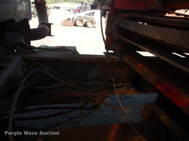 image for item GW9933 1985 International 2600 applicator truck