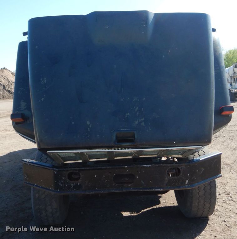 image for item GW9933 1985 International 2600 applicator truck