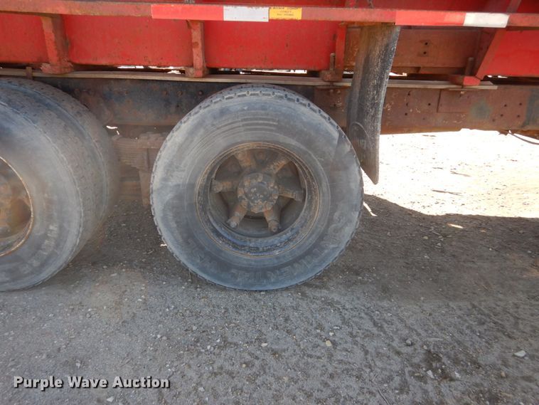 image for item GW9933 1985 International 2600 applicator truck