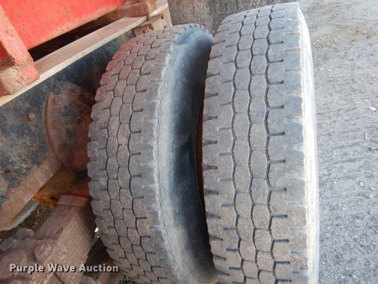 image for item GW9933 1985 International 2600 applicator truck