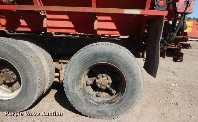 image for item GW9933 1985 International 2600 applicator truck