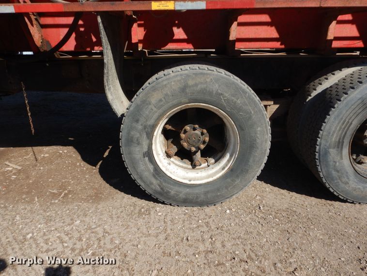 image for item GW9933 1985 International 2600 applicator truck