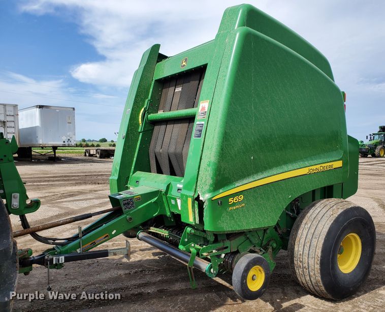 image for item GX9942 2014 John Deere 569 Premium round baler