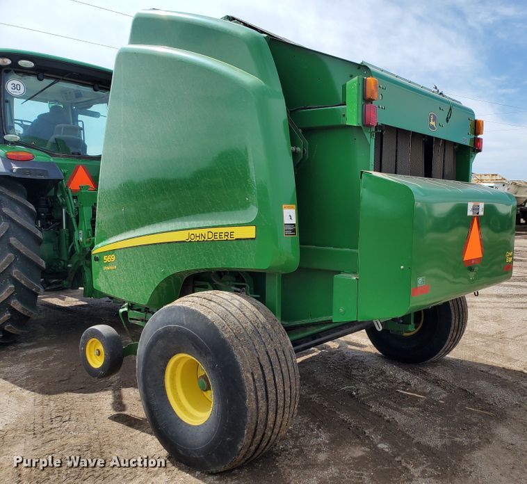 image for item GX9942 2014 John Deere 569 Premium round baler
