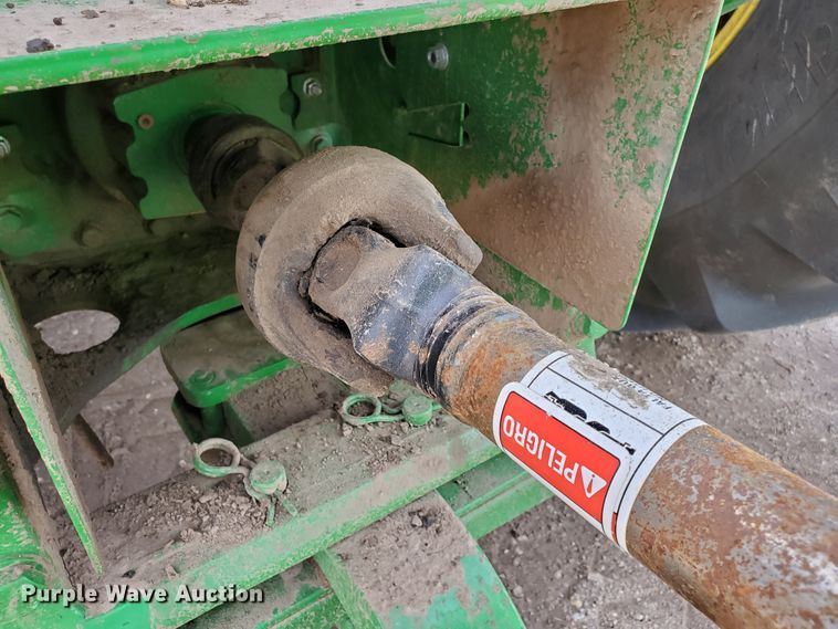 image for item GX9942 2014 John Deere 569 Premium round baler