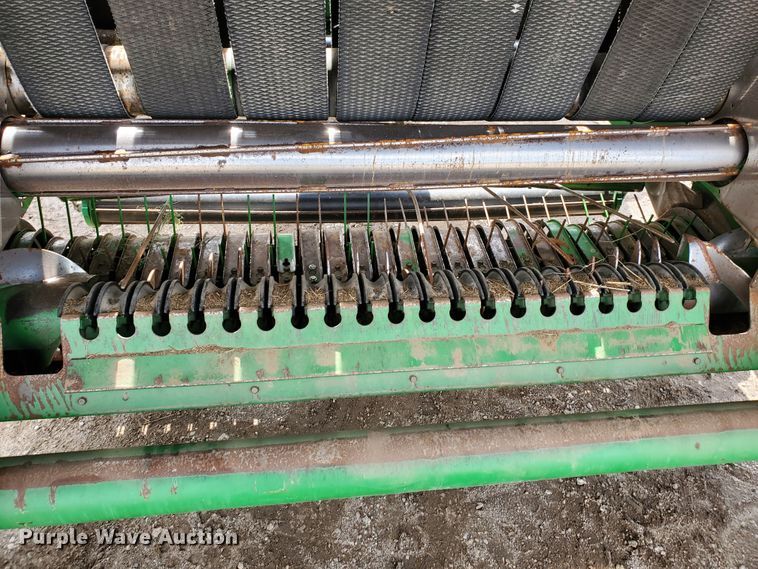 image for item GX9942 2014 John Deere 569 Premium round baler