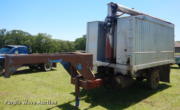 image for item GY9901 Krause 14K-65A grain trailer