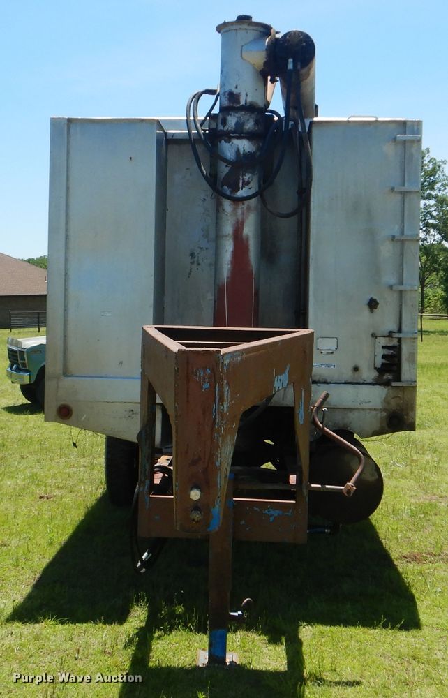 image for item GY9901 Krause 14K-65A grain trailer