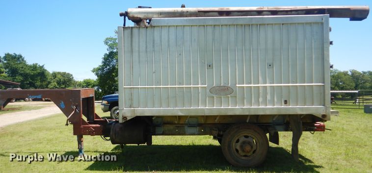image for item GY9901 Krause 14K-65A grain trailer