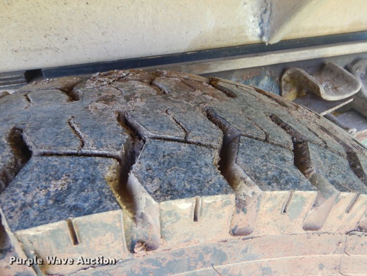 image for item GY9901 Krause 14K-65A grain trailer