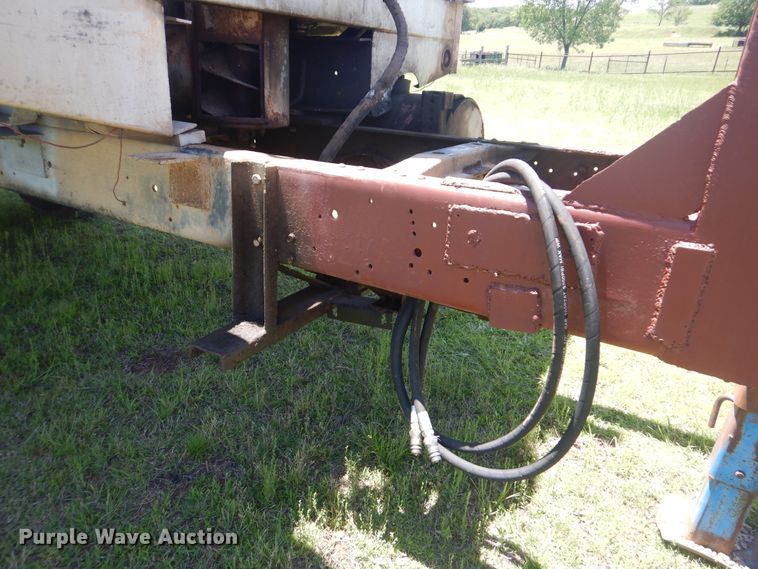 image for item GY9901 Krause 14K-65A grain trailer