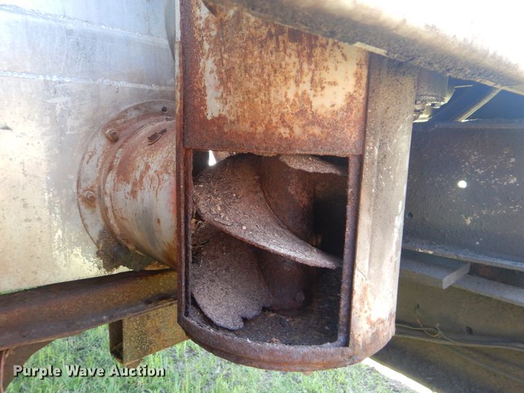 image for item GY9901 Krause 14K-65A grain trailer