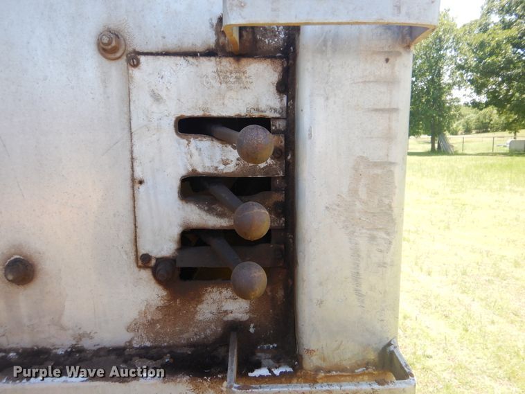 image for item GY9901 Krause 14K-65A grain trailer