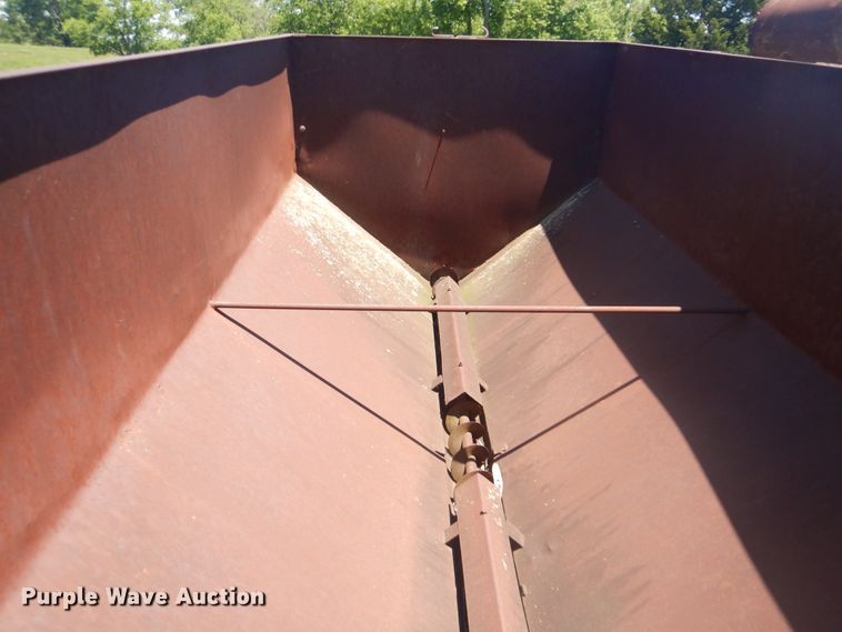 image for item GY9906 Grain cart